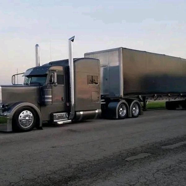 processed-27ad8ffc-a644-440d-8e07-703ec1b844e3_KR5XT69c